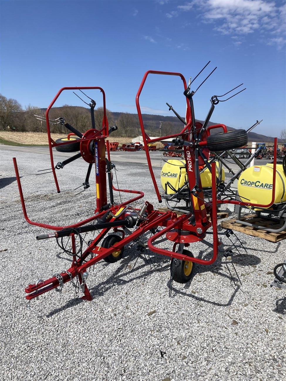 2025 NEW HOLLAND PROTED 3417 HAY TEDDER