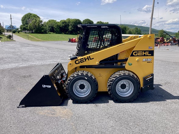 2026 GEHL R190 SKID-STEER