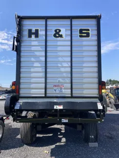 2024 H&S 7+4 19' FORAGE BOX