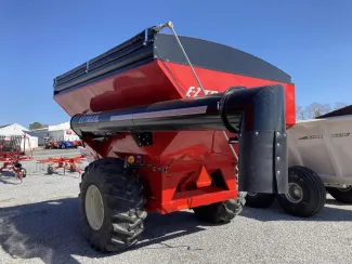 2023 E-Z TRAIL 550X GRAIN CART