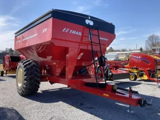 2023 E-Z TRAIL 870 GRAIN CART