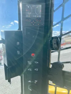 2025 GEHL R165 SKID-STEER