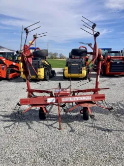 NEW HOLLAND 163 HAY TEDDER