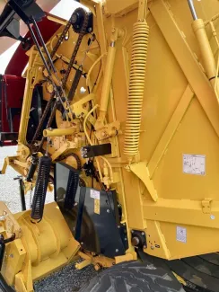 2025 NEW HOLLAND ROLL-BELT 450 CROP CUTTER *DISCOUNTED DEMO MODEL* $56,500