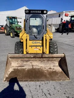 2011 GEHL 5640E SKID-STEER