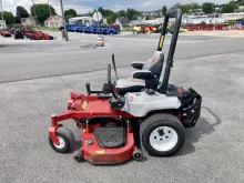 EXMARK RADIUS E ZERO-TURN MOWER